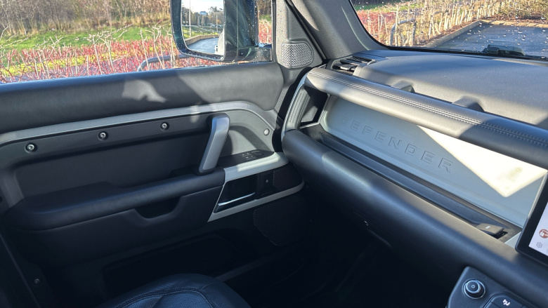 Land Rover Defender 3.0 D300 X-Dynamic HSE 110 5dr Auto Diesel Estate